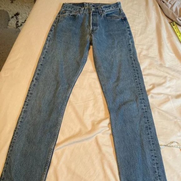 Vintage Levi's 501s made in USA - Picture 9 of 16